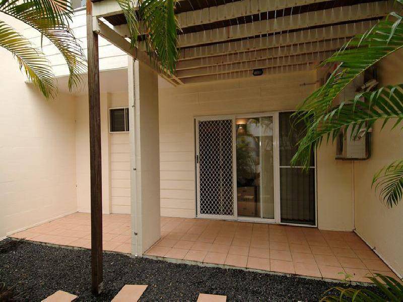 15 AMPHORA STREET, Palm Cove QLD 4879