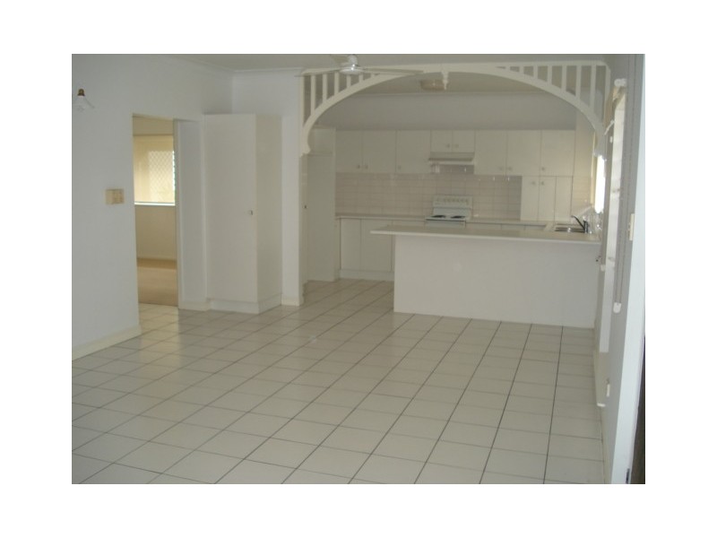 APT. 1/  176 Spence Street, Cairns QLD 4870