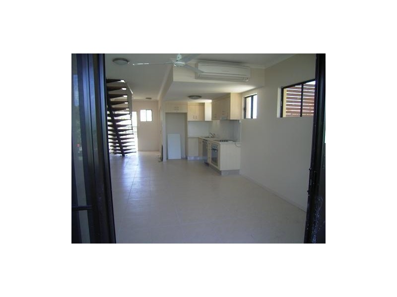 APT. 8/6  James Street, Cairns North QLD 4870