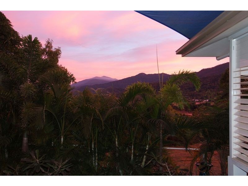 51 Crowsnest Terrace, Trinity Beach QLD 4879