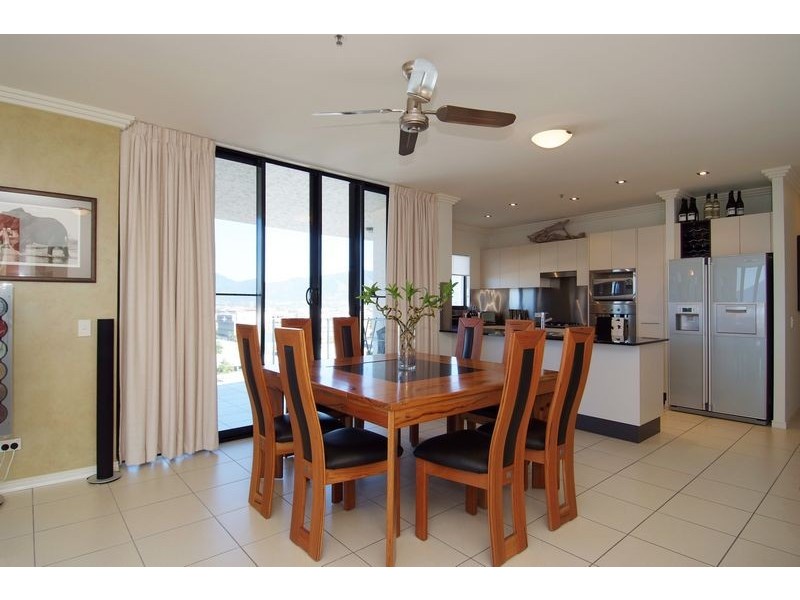 APT 1104 /  25 Wharf Street, Cairns QLD 4870