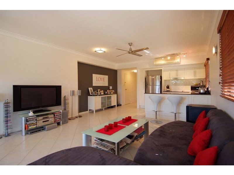 Level 2 APT 15 /  293 Esplanade, Cairns QLD 4870