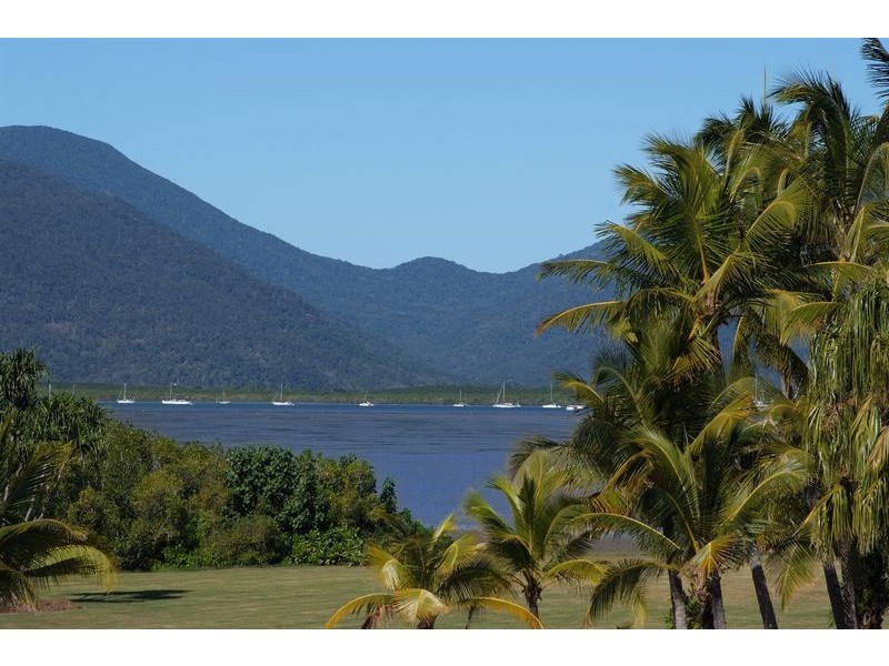 Level 2 APT 15 /  293 Esplanade, Cairns QLD 4870