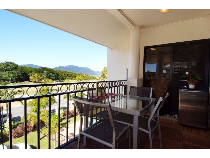 Level 2 APT 15 /  293 Esplanade, Cairns QLD 4870