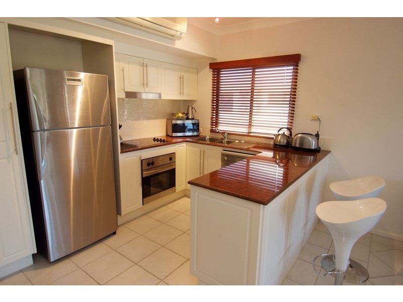 Level 2 APT 15 /  293 Esplanade, Cairns QLD 4870