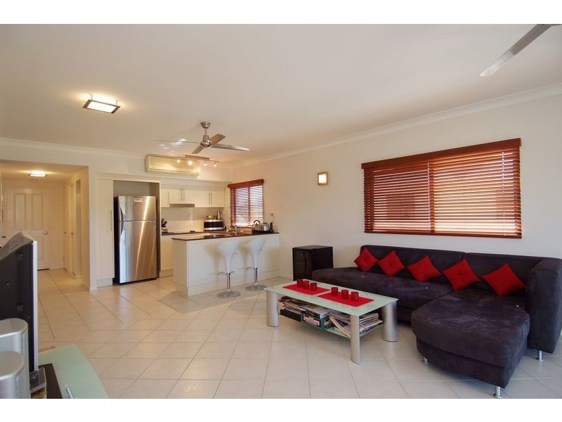 Level 2 APT 15 /  293 Esplanade, Cairns QLD 4870