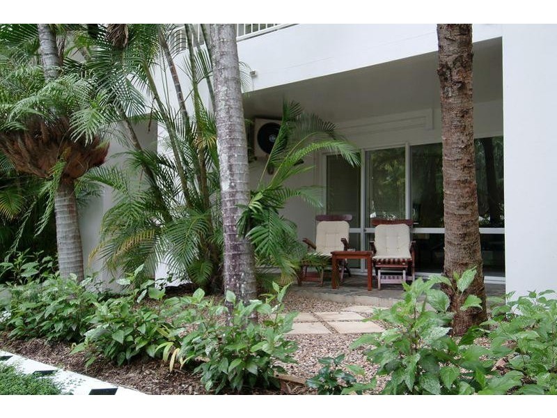 52 / 1  VEIVERS ROAD, Palm Cove QLD 4879