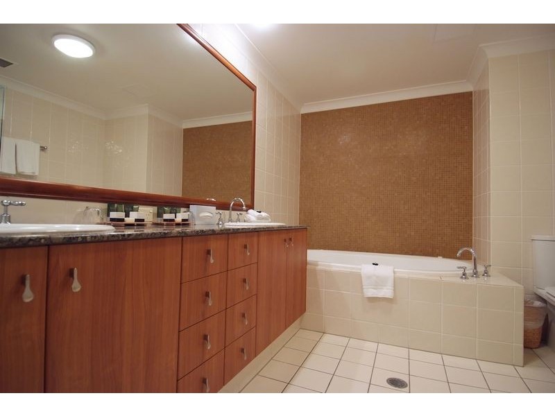 Level 7 APT. 704 / 38 MANTRA ON THE ESPLANADE, Cairns QLD 4870