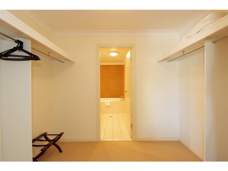 Level 7 APT. 704 / 38 MANTRA ON THE ESPLANADE, Cairns QLD 4870