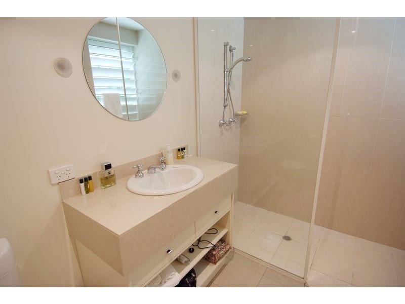 APT. 2 /   7 Davidson Street, Port Douglas QLD 4877