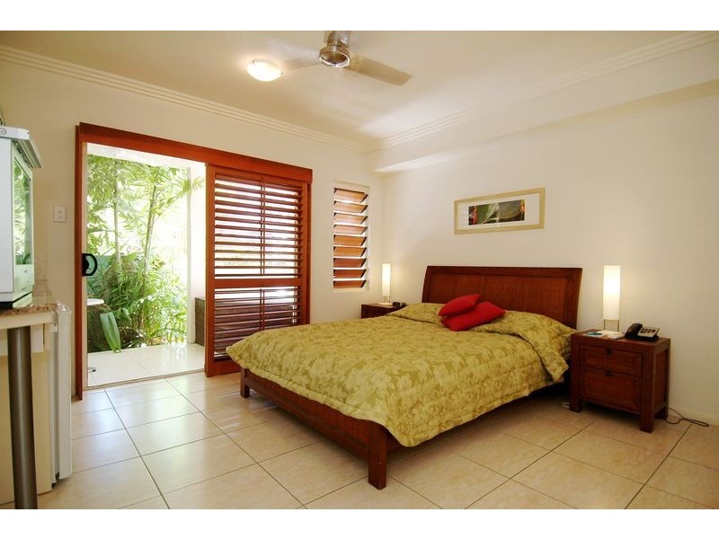 APT. 8 /   3 – 5 Davidson Street, Port Douglas QLD 4877