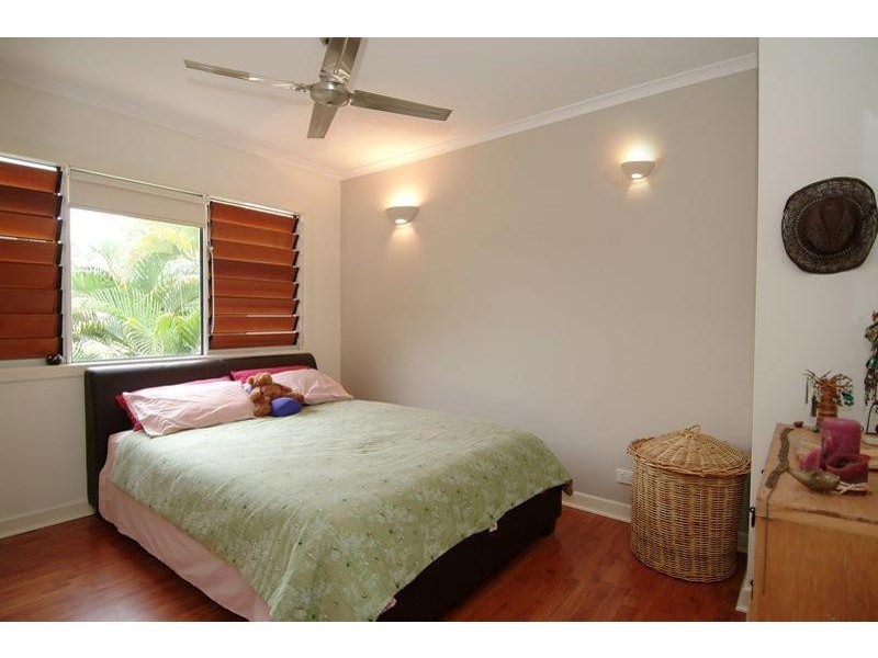 APT. 1 /  15 Amphora Street, Palm Cove QLD 4879