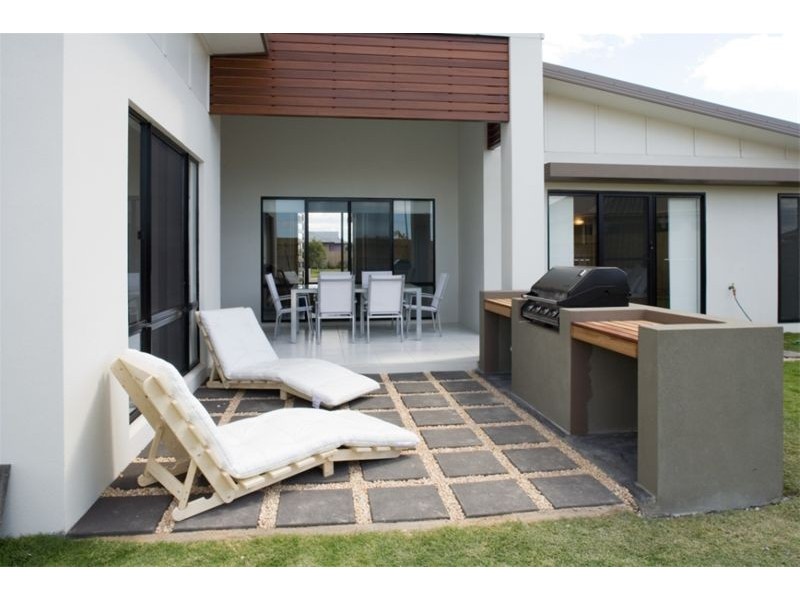 1 Hockey Avenue North Point, Smithfield QLD 4878