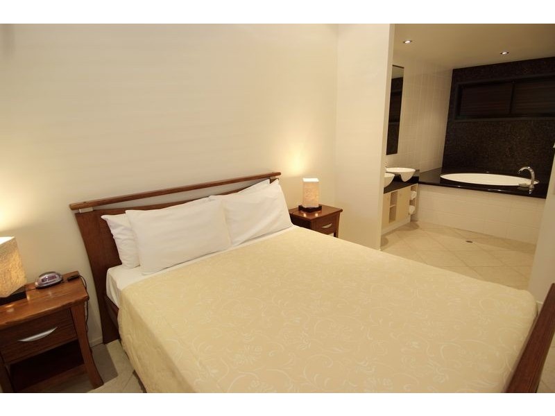APT. 2 / 26 – 30 Macrossan Street, Port Douglas QLD 4877