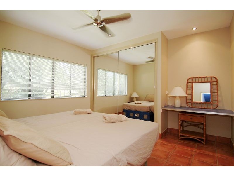 52 Veivers Road, Palm Cove QLD 4879