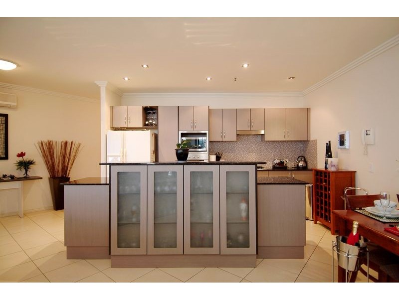 APT. 601/2-4  Lake Street, Piermonde, Cairns QLD 4870