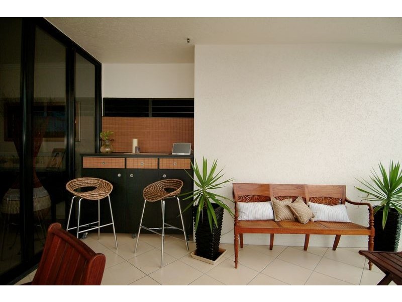 APT. 601/2-4  Lake Street, Piermonde, Cairns QLD 4870
