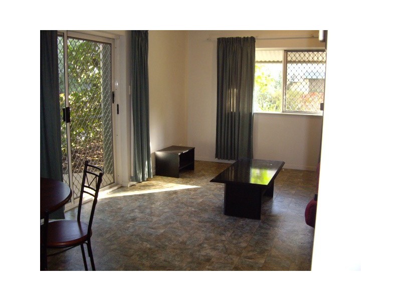 APT. 28 / 4-5  Hollett Close, Cairns North QLD 4870