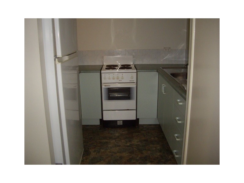APT. 28 / 4-5  Hollett Close, Cairns North QLD 4870