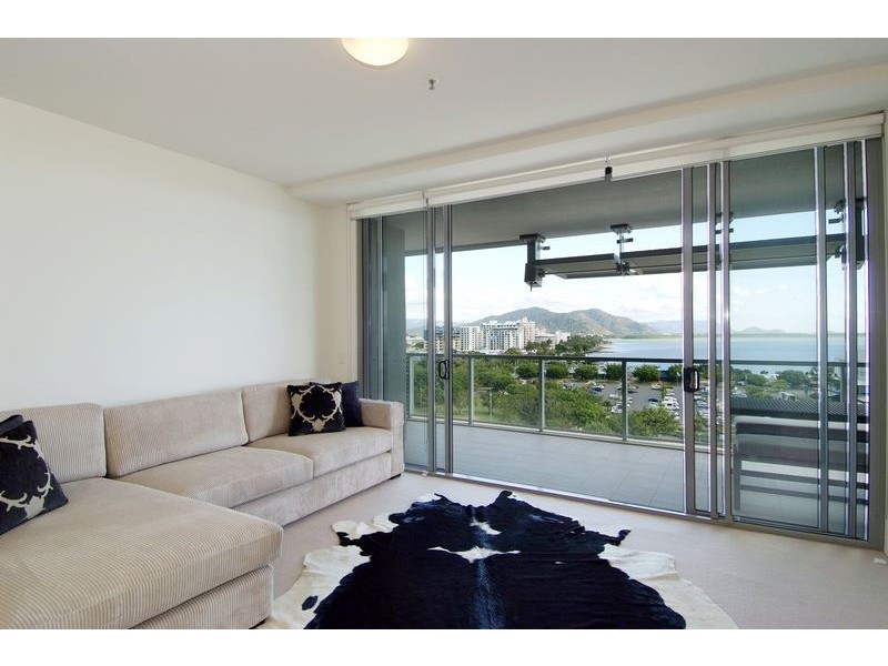 Level 9 APT 68 / MARLIN PARADE, Cairns City QLD 4870