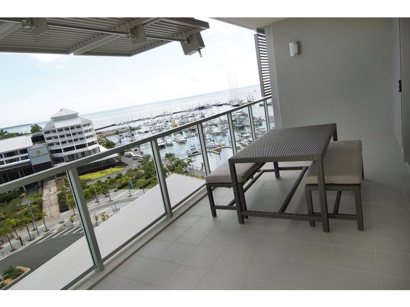 Level 9 APT 68 / MARLIN PARADE, Cairns City QLD 4870