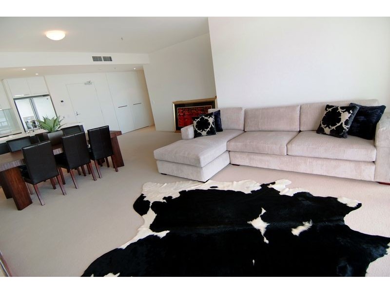 Level 9 APT 68 / MARLIN PARADE, Cairns City QLD 4870