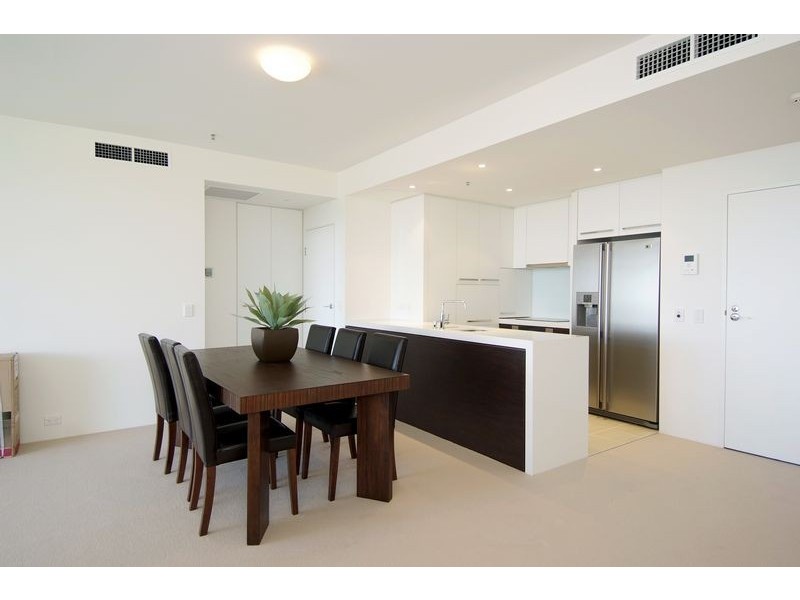 Level 9 APT 68 / MARLIN PARADE, Cairns City QLD 4870