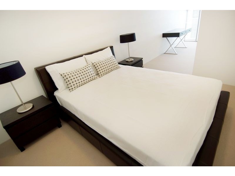 Level 9 APT 68 / MARLIN PARADE, Cairns City QLD 4870