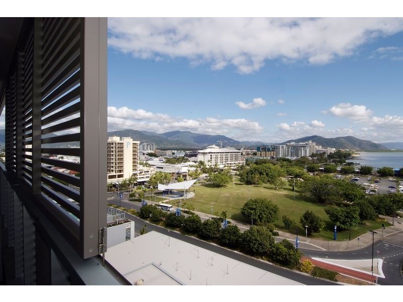 Level 9 APT 68 / MARLIN PARADE, Cairns City QLD 4870