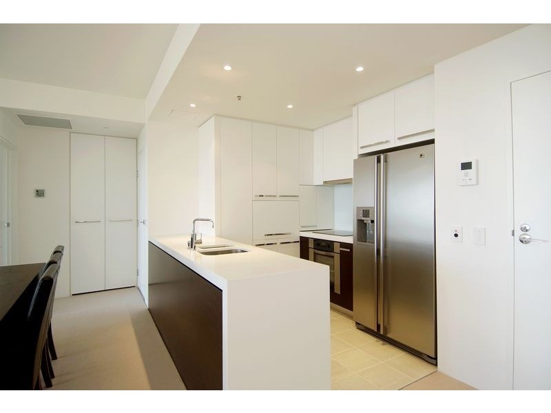Level 9 APT 68 / MARLIN PARADE, Cairns City QLD 4870