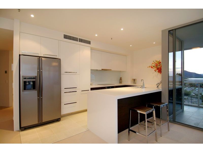 Level 7 APT 47 / MARLIN PARADE, Cairns QLD 4870