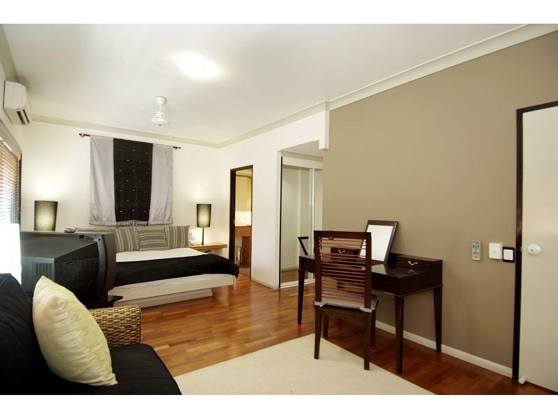 35/1  VEIVERS ROAD, Palm Cove QLD 4879