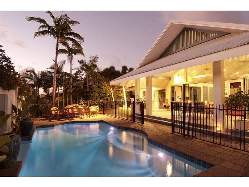 61  Mitre St, Port Douglas QLD 4877