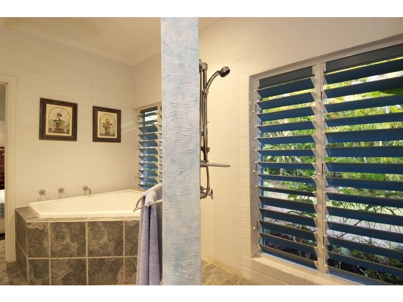 61  Mitre St, Port Douglas QLD 4877