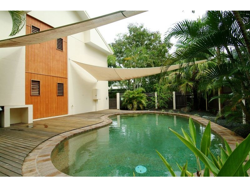 2/15 Amphora Street, Palm Cove QLD 4879