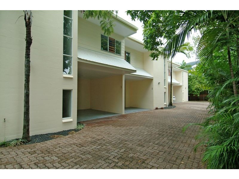 2/15 Amphora Street, Palm Cove QLD 4879