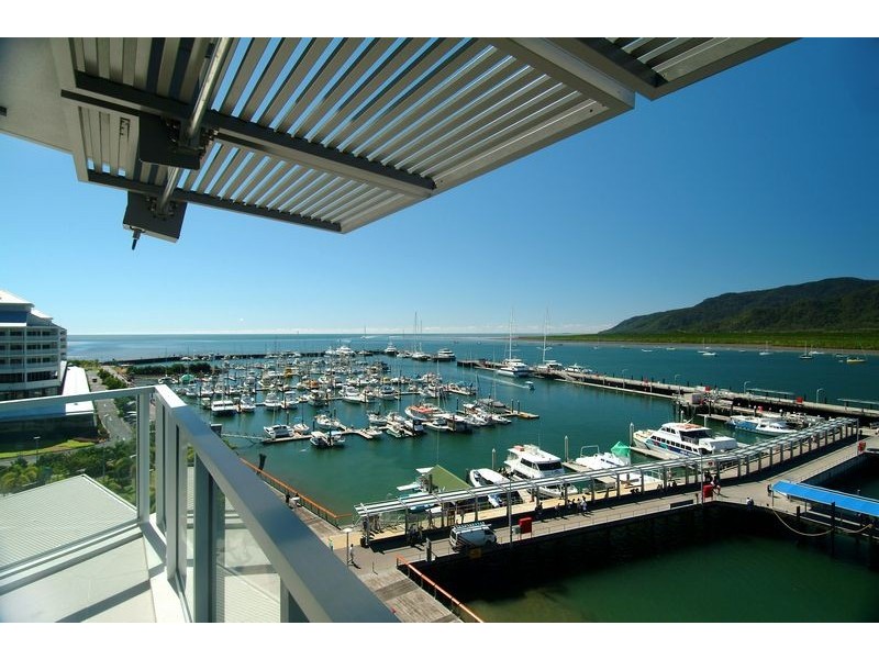 10A  Marlin Parade, Cairns QLD 4870