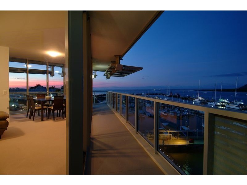 10A  Marlin Parade, Cairns QLD 4870