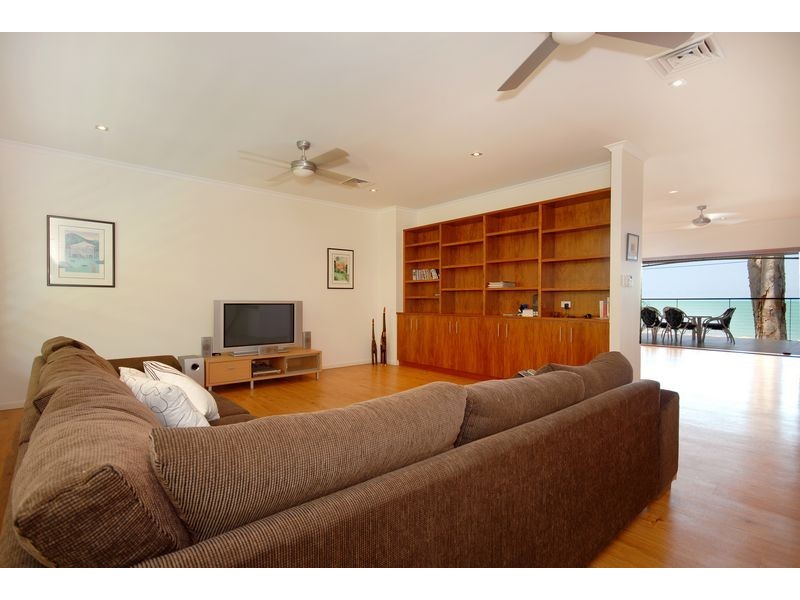 11  ARLINGTON ESPLANADE, Clifton Beach QLD 4879