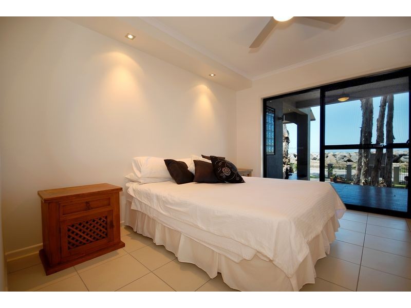 11  ARLINGTON ESPLANADE, Clifton Beach QLD 4879