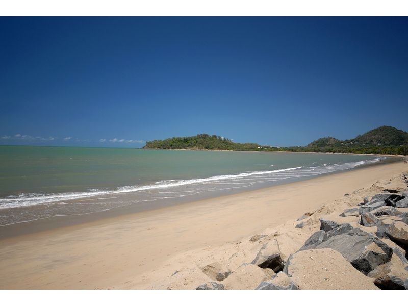 11  ARLINGTON ESPLANADE, Clifton Beach QLD 4879