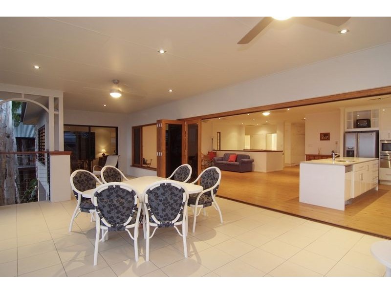 11  ARLINGTON ESPLANADE, Clifton Beach QLD 4879