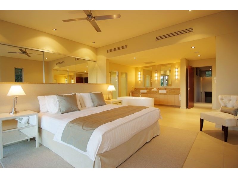 44  Gloucester Street, Whitfield QLD 4870