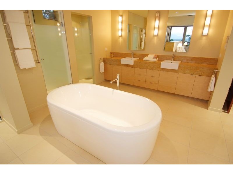 44  Gloucester Street, Whitfield QLD 4870