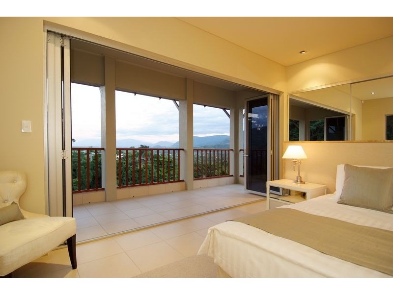 44  Gloucester Street, Whitfield QLD 4870