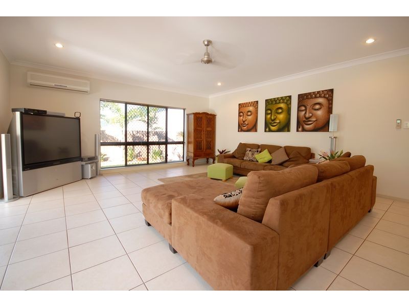 11  ELLIE BANNING CLOSE, Redlynch QLD 4870