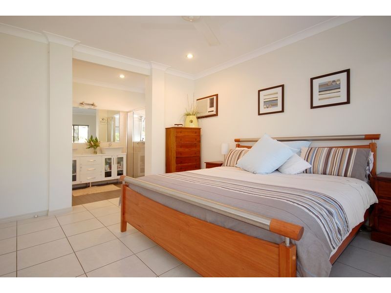 11  ELLIE BANNING CLOSE, Redlynch QLD 4870