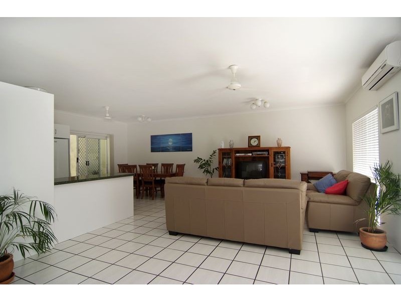 12 Vianen Close, Bentley Park QLD 4869