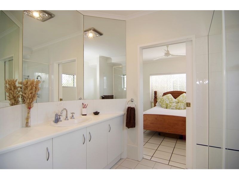 12 Vianen Close, Bentley Park QLD 4869