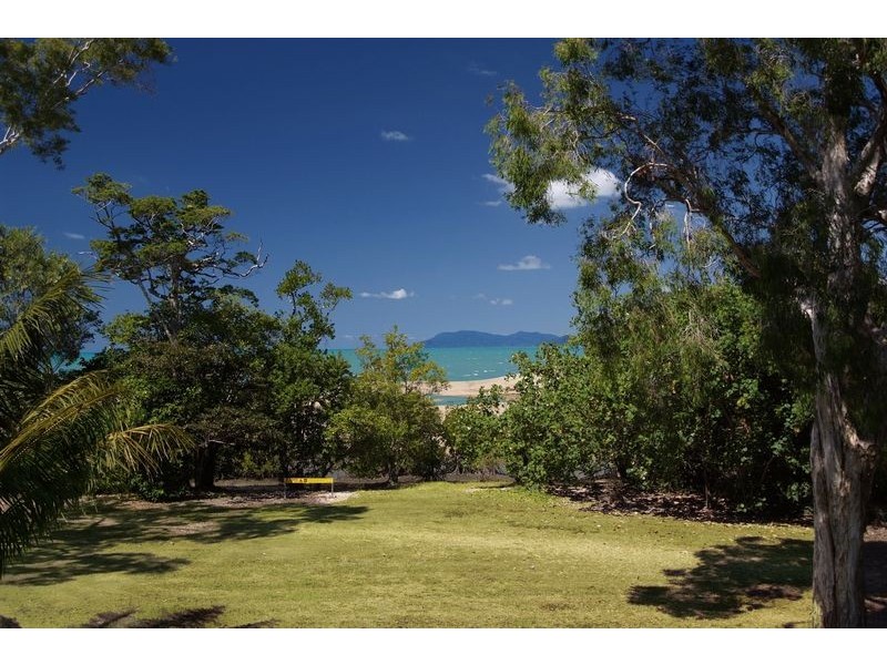 1  MAGNOLIA STREET, Holloways Beach QLD 4878